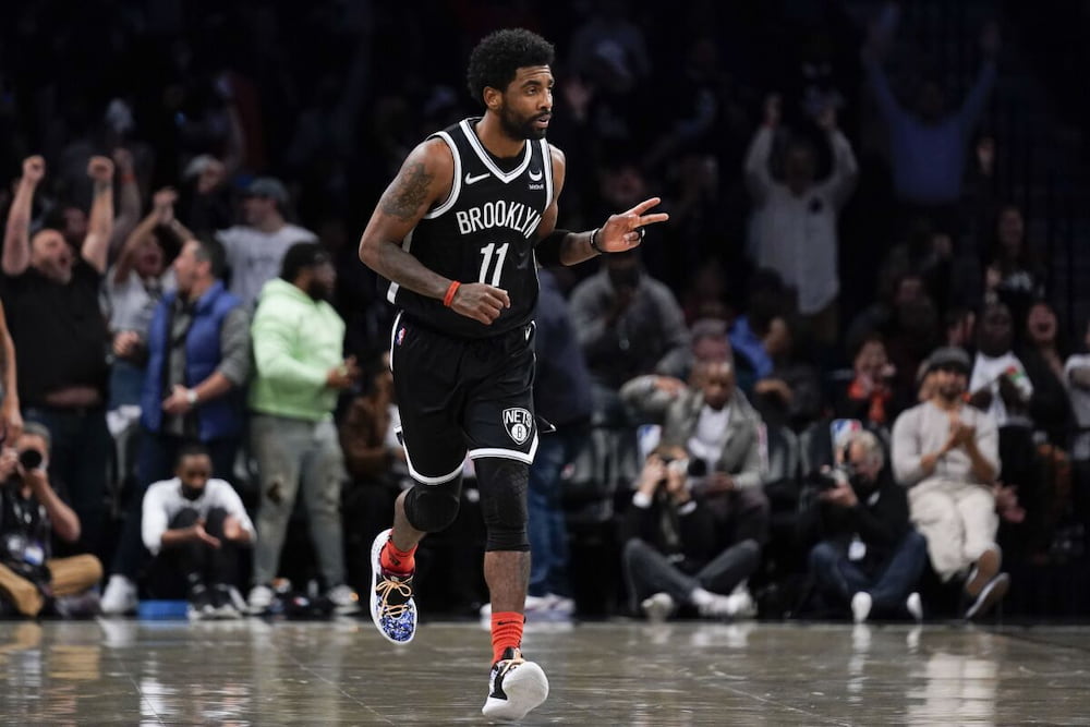 Jacque Vaughn (Nets Coach) Has No Update on Kyrie Irving's Return