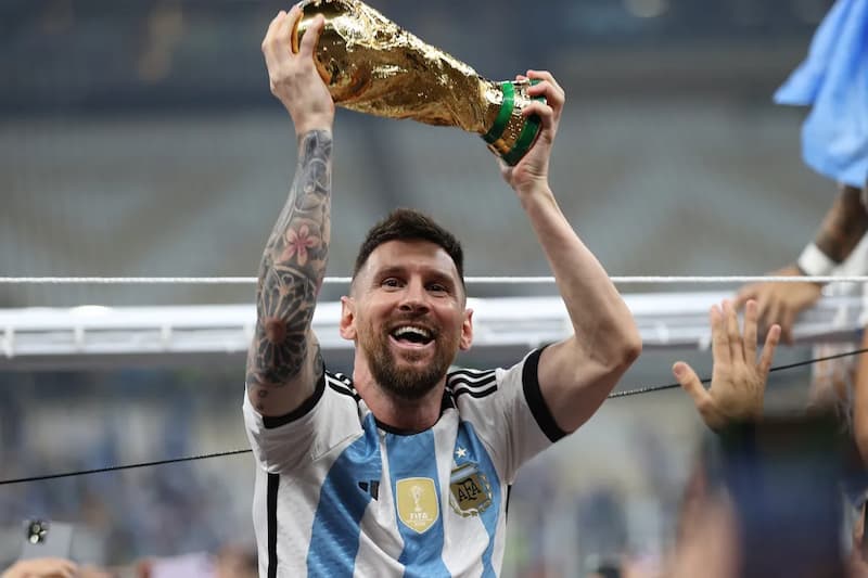 Southgate Will Remain as England's Manager, Messi Leads Argentina to Victory in the Thrilling Final